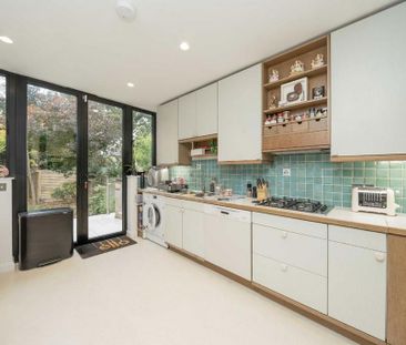 4 bedroom detached house to rent - Photo 6