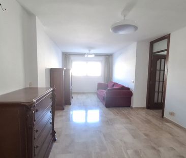 Piso de alquiler en Perchel Norte - Photo 2