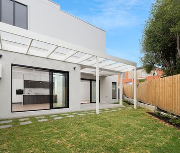 1/2 Elm Tree Road, Doncaster VIC 3108 - House For Rent | Domain - Photo 2