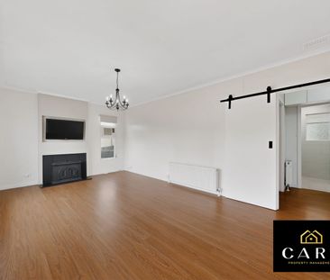 WELL-LOCATED FAMILY HOME – COMFORT & CONVENIENCE IN DOVETON - Photo 1