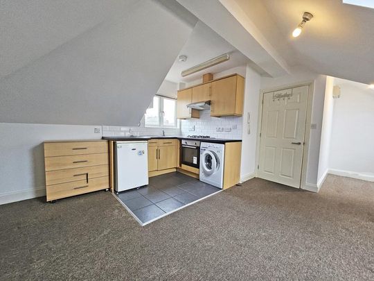 Studio to rent - Photo 1