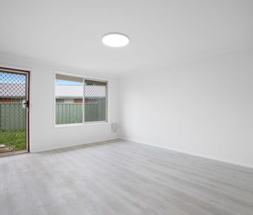 2/11 Queen Elizabeth Drive, Armidale, NSW 2350 - Photo 2