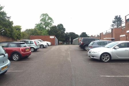 Burns Road, LOUGHBOROUGH - Photo 3