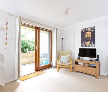 2 bedroom terraced house to rent - Photo 2