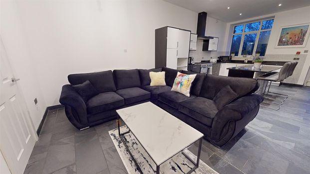 College Avenue, Plymouth - Photo 1