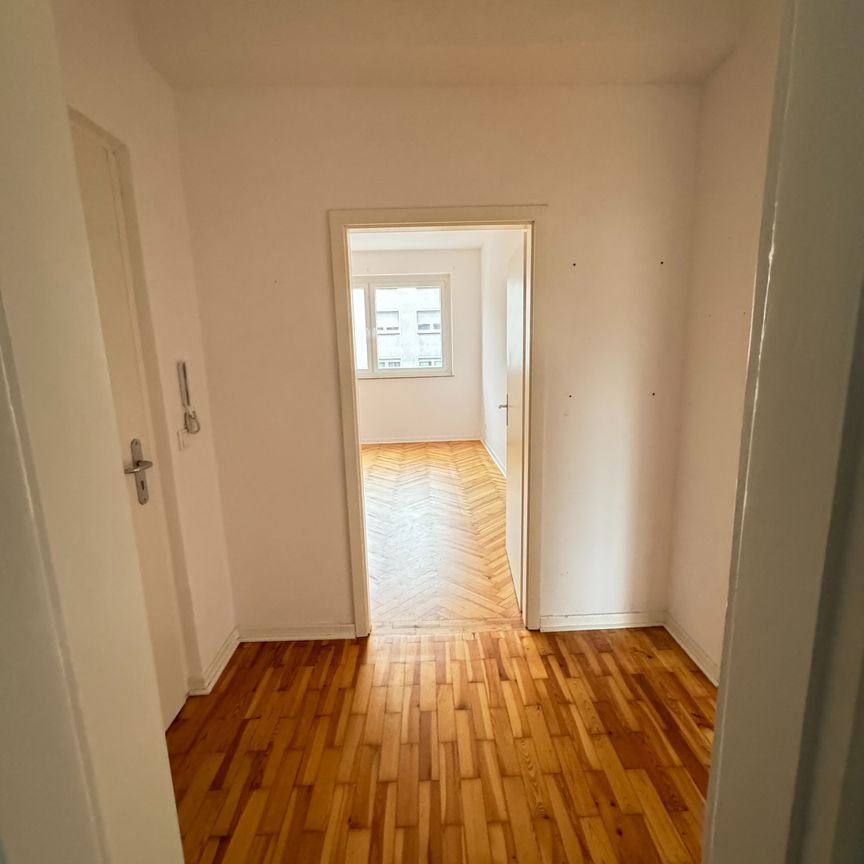 Frisch renovierte 2,5 Raum Wohnung mit Balkon Nähe Innenstadt - Photo 1