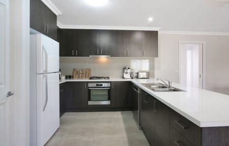 Modern Family Home in Murray Park Estate - Comfort, Space & Style - Photo 5