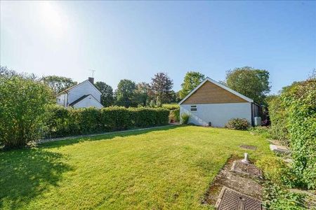 Swampton Bungalow, St Mary Bourne, Andover, SP11 - Photo 3