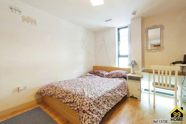 2 bed Flat in Lovell House 4 Skinner Lane, Leeds, LS7 1AR - Photo 1
