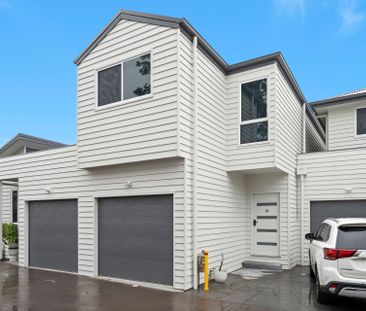 Contemporary Living - Spacious 3 Bedroom Townhouse - Photo 4