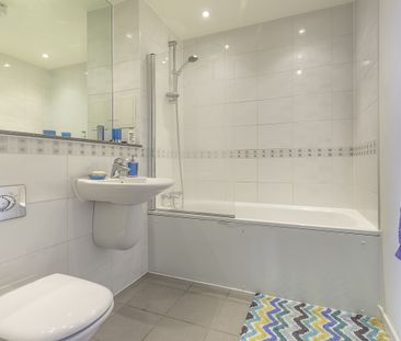 Apartment to Rent: George Hudson Tower, E15 - Photo 3