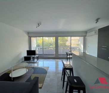 Location Appartement 1 pièce 32m² MARSEILLE 8ème - Photo 2