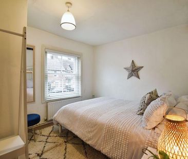 3 bedroom character property to rent - Photo 4