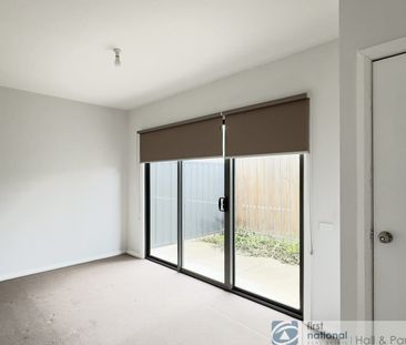 Modern Townhouse In Great Location - Photo 3