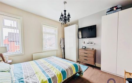 Well-presented 2-Bed Terraced House with Spacious Lounge/Diner – Close to Lidl, Sainsbury’s & market to let in - Photo 3