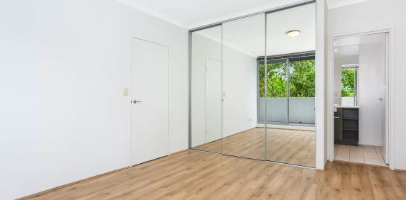 MGM MARTIN – TWO BEDROOM APARTMENT - Photo 2