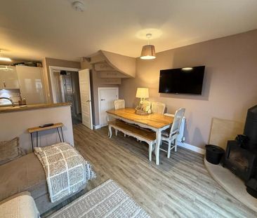 3 bedroom semi-detached house to rent - Photo 2