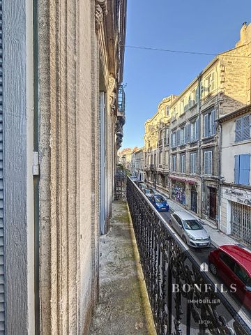 A LOUER AVIGNON INTRAMUROS (84000) : studio avec balcon climatisé- refait à neuf, - Photo 3