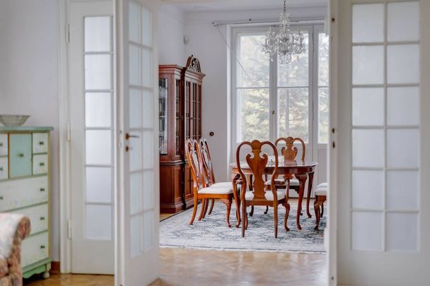 Reprezentacyjny apartament w zabytkowej kamienicy - Zdjęcie 1