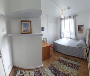 4 bedroom flat to rent - Photo 6