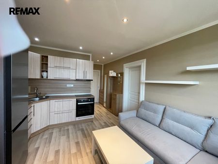 Pronájem bytu 1+1 37 m² - Photo 2
