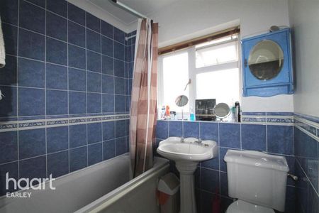 1 bedroom in a house share to rent - Photo 4