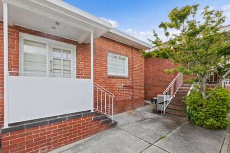 2/43 Marshall Street, Ivanhoe VIC 3079 - Photo 2