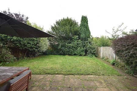4 bedroom semi-detached house to rent - Photo 5