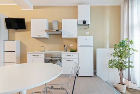 Via Luciano Manara, Milan, Lombardy 20122 - Photo 4