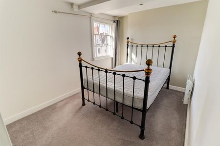1 BED Flat - Photo 3