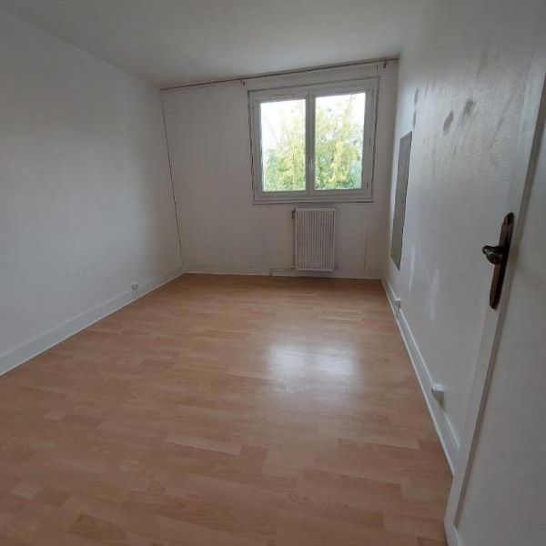 Location Appartement 3 pièces 64m² ST MAUR DES FOSSES 94100 - Photo 1