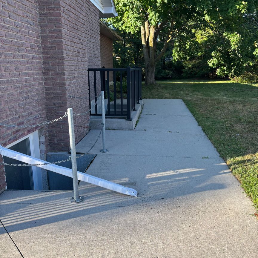 For Lease - 8 Redwood Court Unit# Basement, Barrie, Ontario - Photo 1