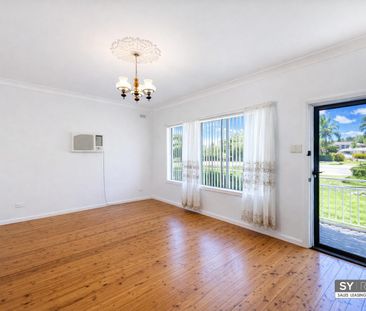 Spacious & Well-Maintained Original Home in a Convenient Kingswood ... - Photo 6