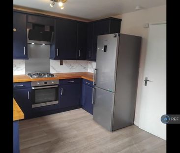 2 bedroom semi-detached house to rent - Photo 2