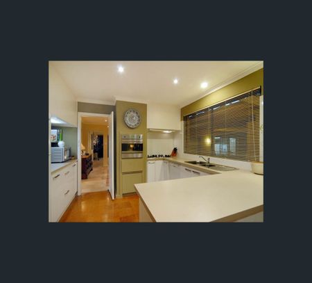 8 Sudbury Way, City Beach, WA 6015 - Photo 4