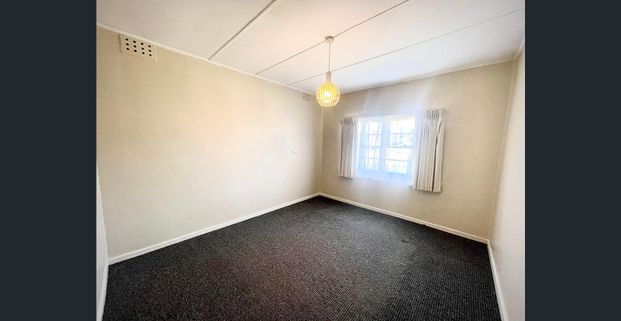 SUPERBLY LOCATED GEM IN SUNSHINE WEST - Photo 1