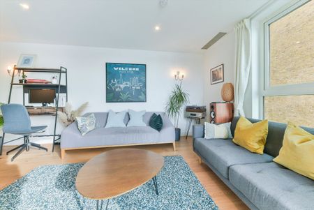 Beautiful one bedroom apartment available to rent on the river in Wapping. - Photo 3