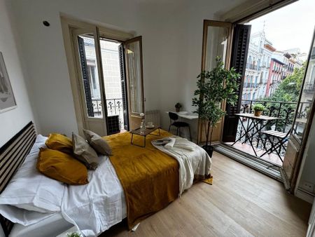 Calle de Jesús, Madrid, Community of Madrid 28014 - Photo 4