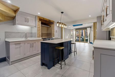 3 bedroom terraced house to rent - Photo 3