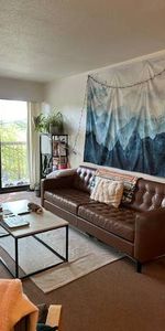 Commercial Drive, Bright Large Top Floor 1BDRM w/ Oversized Balcony - Photo 4