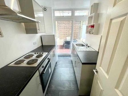 House share to rent - Photo 2