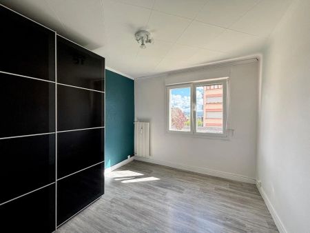 Appartement à louer 4 pièces 63.1m² - Photo 3