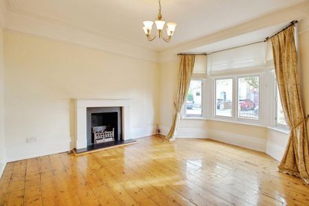 4 bedroom semi-detached house to rent - Photo 5