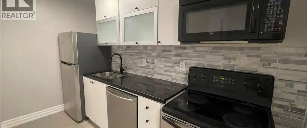 69 EAST MAIN Street Unit# 305 — 3 Bedroom - Photo 1