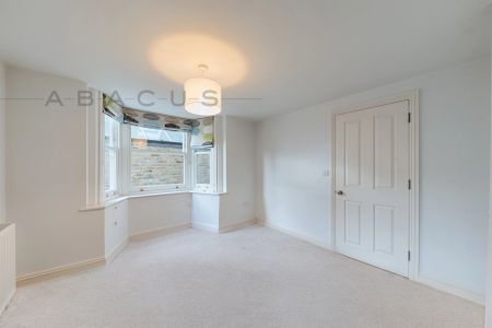 1 Bedroom Flat - Photo 2