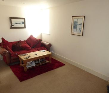 3 bedroom end of terrace house to rent - Photo 5