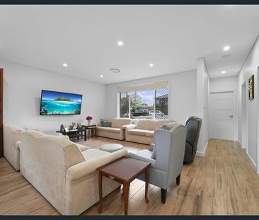 Stunning Recently Renovated 3-Bedroom Family Home - Photo 1