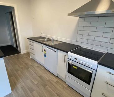 ONE BEDROOMS - CITY CENTRE - Photo 2