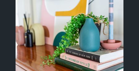 Modern 2 Bedroom Apartment with City Views – Perfectly Located - Photo 2