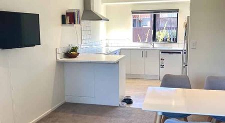 Beautifully renovated | Expansive outdoor living - Photo 3